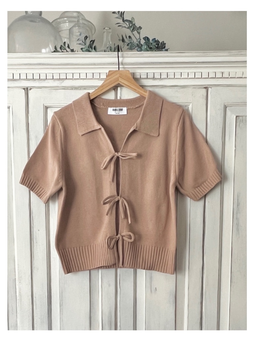 🟠NWT DOUBLE ZERO Short Sleeve Collared Tie-Front Sweater in Camel